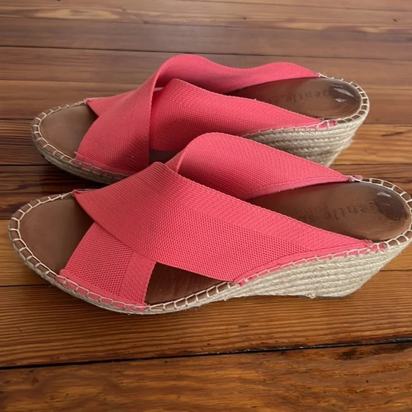 Gentle Souls by Kenneth Cole Sandals - Picture 3 of 7